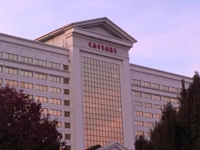 CAESARS SIGN ON THE CASINO - COURTESY HORSESHOE SOUTHERN INDIANA ON TWITTER 11-15-19.jpg