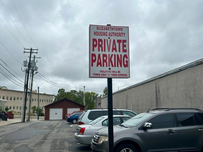 Private parking sign Elizabethtown.jpg