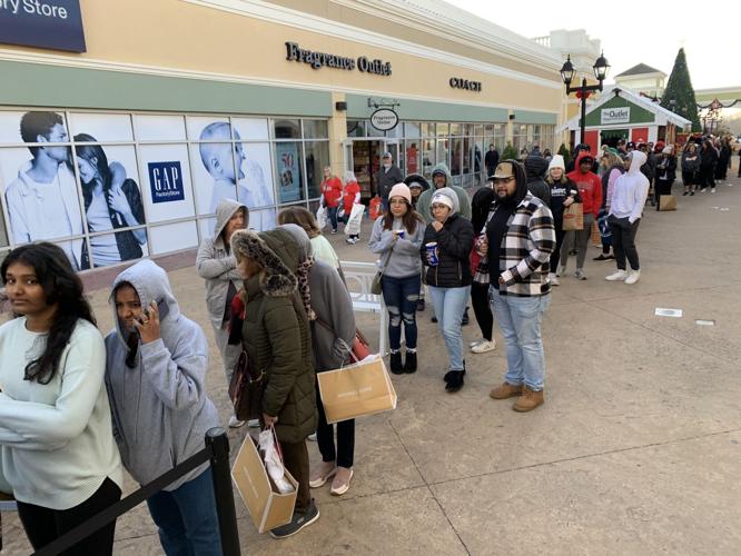 BLACK FRIDAY - OUTLET SHOPPES OF THE BLUEGRASS - 11-23-2023