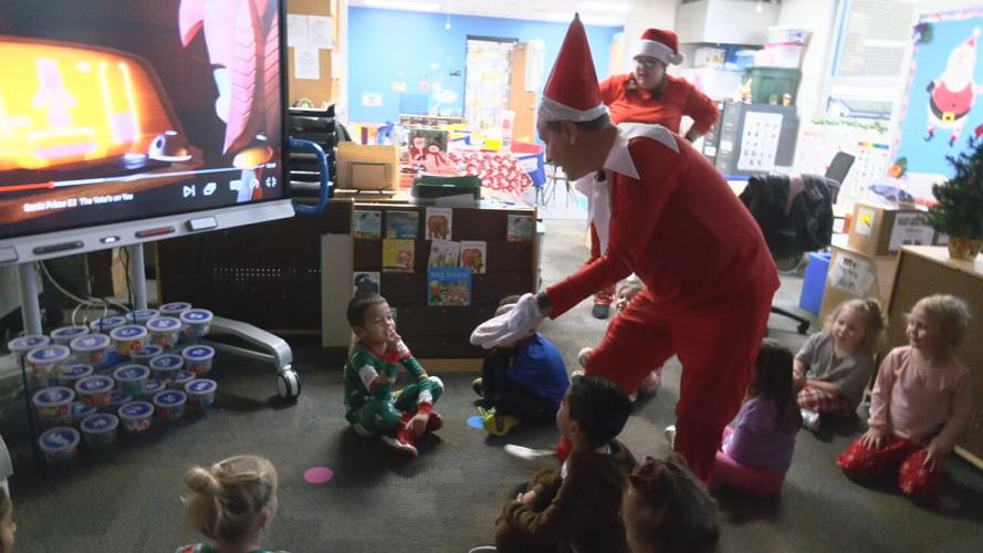 CLARKSVILLE ELEMENTARY - SANTA AND ELF ON A SHELF - 12-20-2022  (4).jpeg