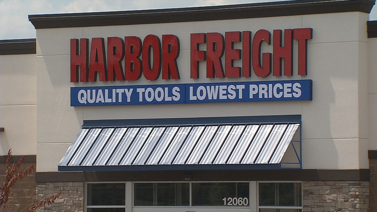 Harbor freight shop hours tonight