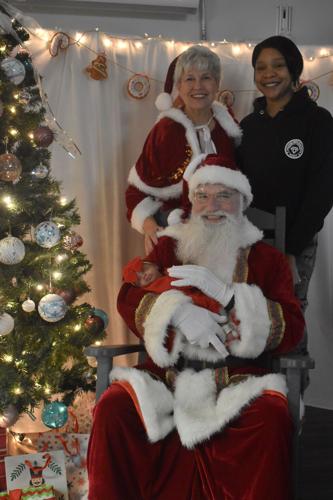 Santa visits NICU babies at UofL Health (38).JPG