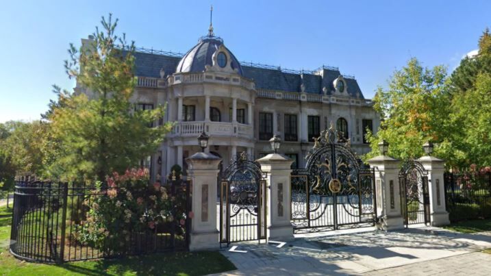 schitt's creek mansion 2-10-21.JPG