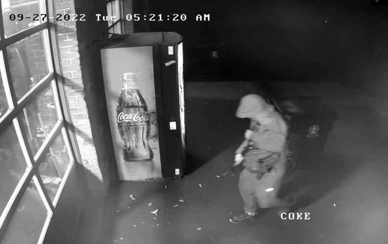 Thief goes to door.JPG