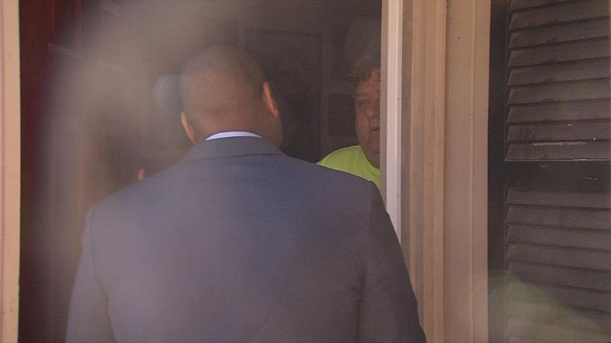 WDRB's Gilbert Corsey confronts Mitchell Feltz