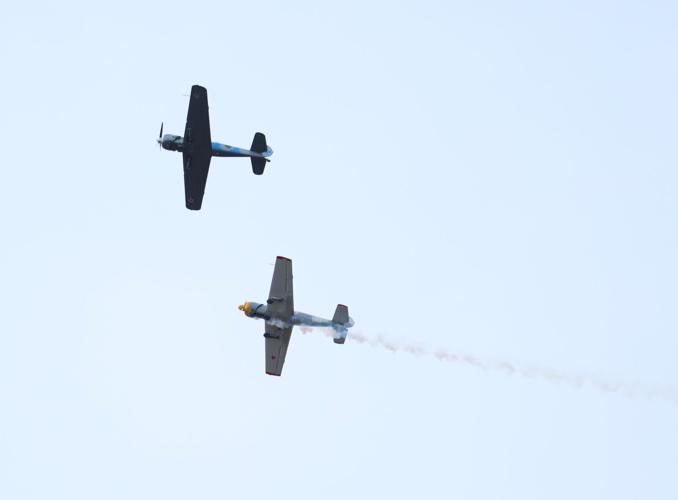 Planes military fly at Thunder.JPG