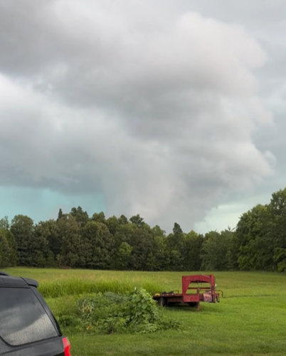 Tornado in area of Horse Cave Kentucky.png