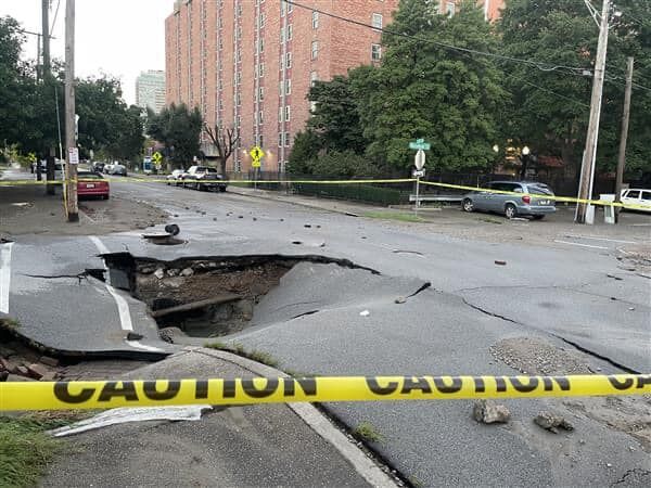 Water main break West Kentucky and Fifth Street