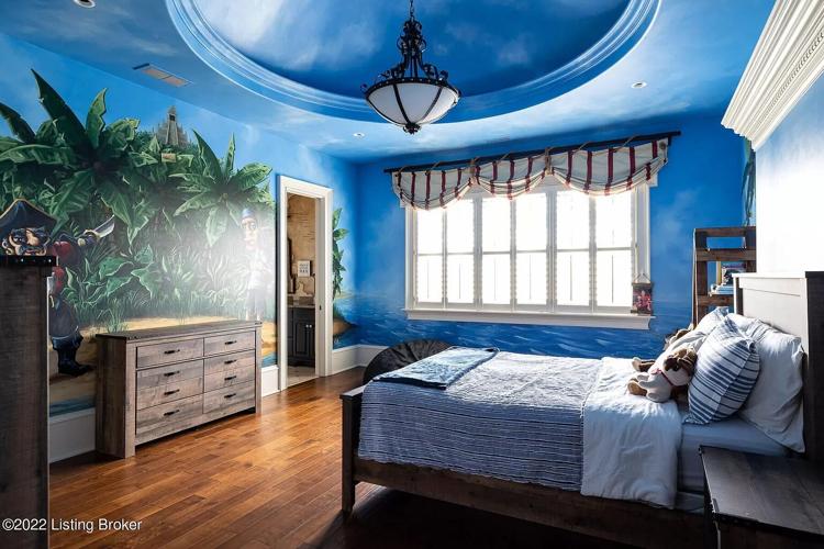 Mack house listing 15.jpg