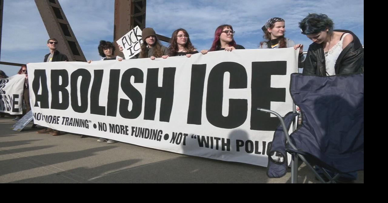 Louisville students organize anti-ICE protest on Big Four Bridge