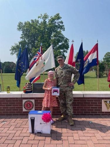 Evelena Chee-Metternick with father