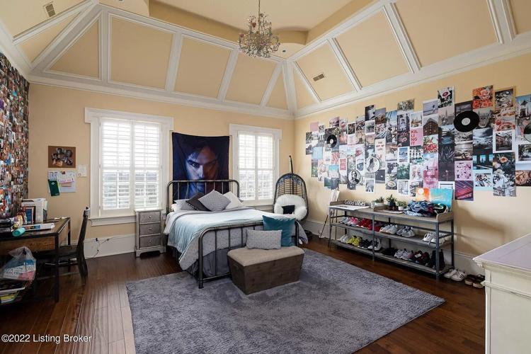 Mack house listing 14.jpg