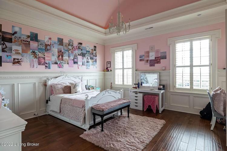 Mack house listing 13.jpg