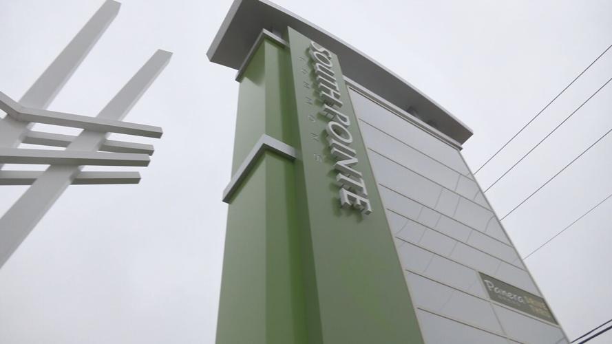 SouthPointe Commons sign.png