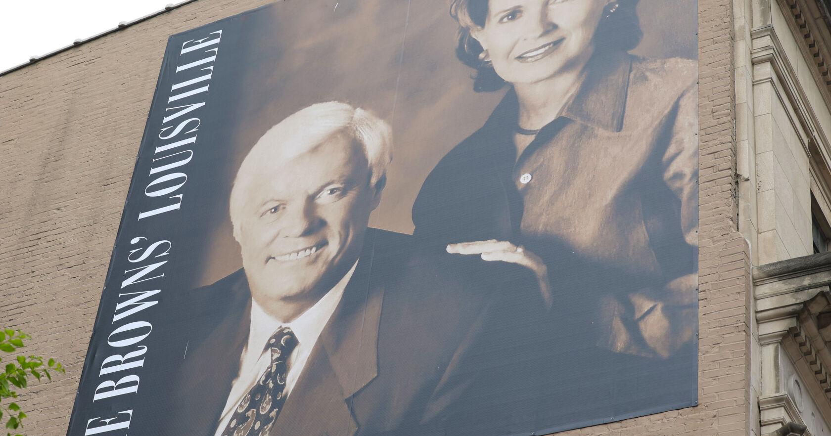 Hometown Heroes unveils new banner for John Y. Brown Jr., Ellie Brown in downtown Louisville - Vimarsana News