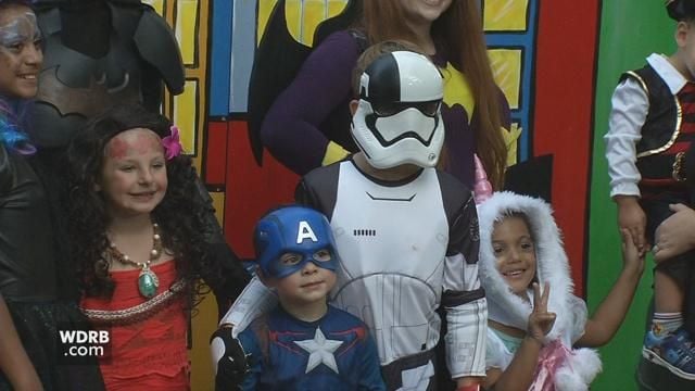 Louisville Zoo hosting 'World's Largest Halloween Party'