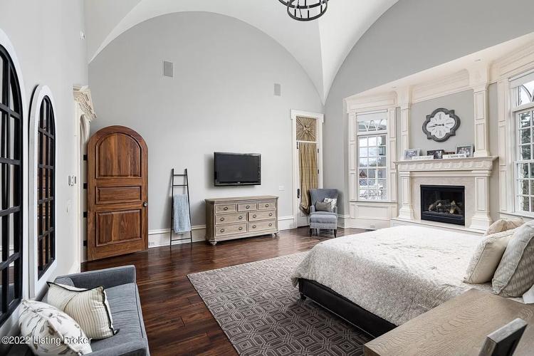 Mack house listing 10.jpg