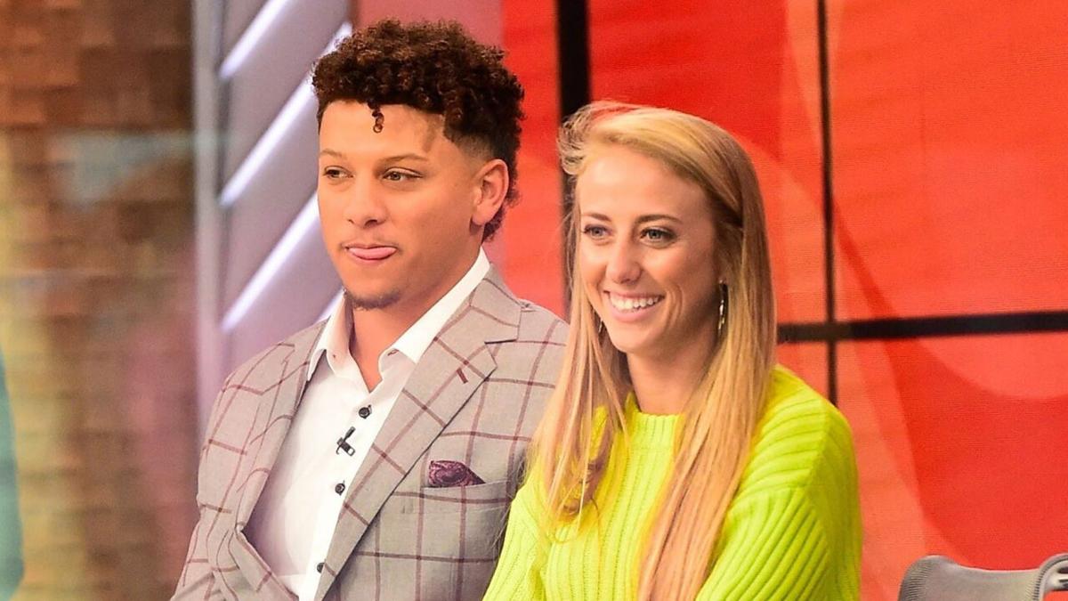 Patrick Mahomes Chiefs Get Super Bowl Rings Then Qb Proposes To Longtime Girlfriend Sports Wdrb Com