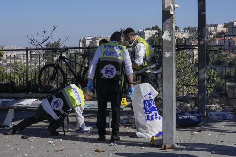 Bus stop explosion in Jerusalem