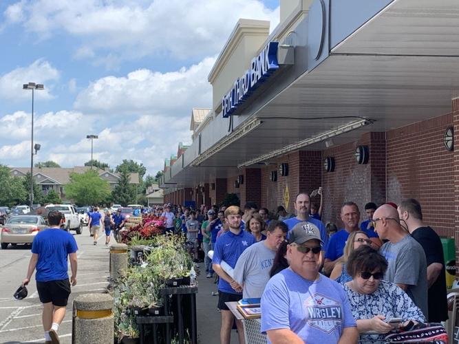 Calipari and players meet with fans in Louisville.jpg