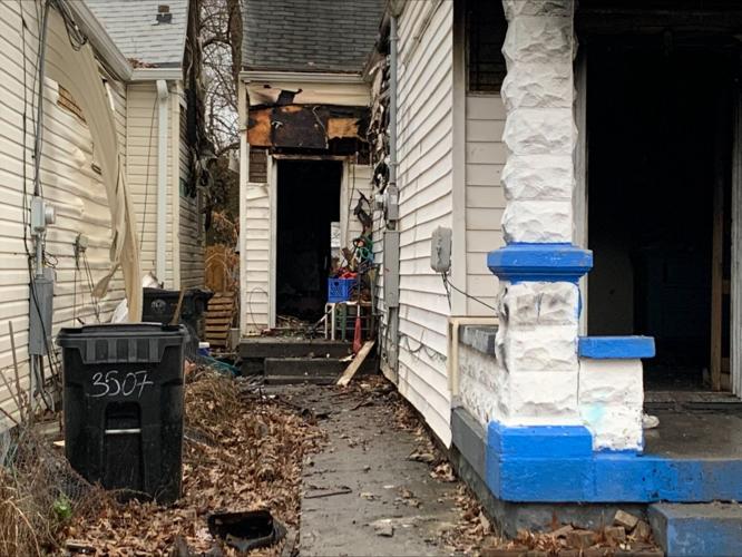 Shawnee Neighborhood fire, displaces 5 Saturday.jpg