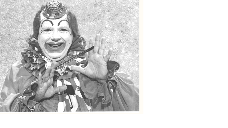 Presto the Magic Clown waving