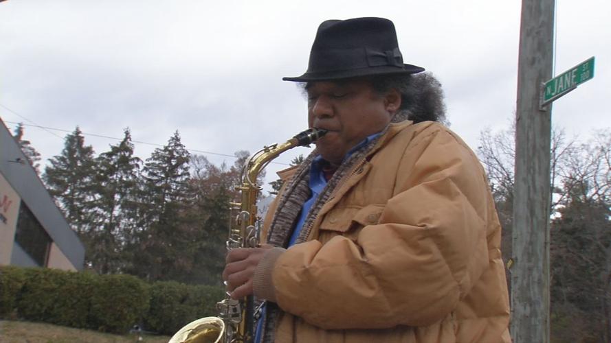 CLIFTON- SIDEWALK SAX - SUTTER 11-25-19 (5).jpg