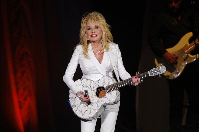 Dolly Parton in concert in 2015
