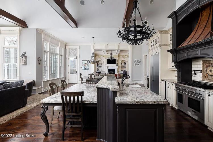 Mack house listing 7.jpg