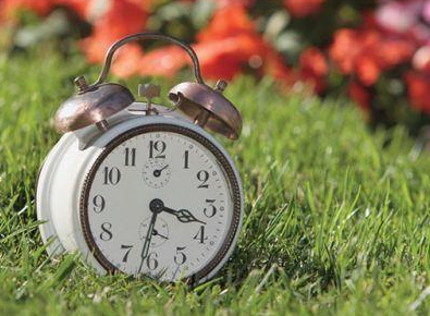 How much daylight do we lose in September?