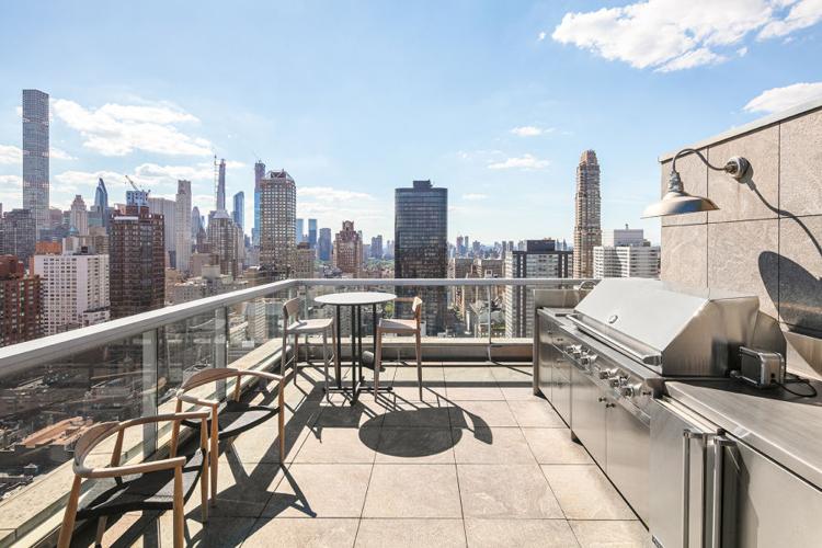 JENNIFER LAWRENCE NYC PENTHOUSE - COURTESY COMPASS REALTY ON TOP TEN REAL ESTATE - 1-15-2020  (15).jpg