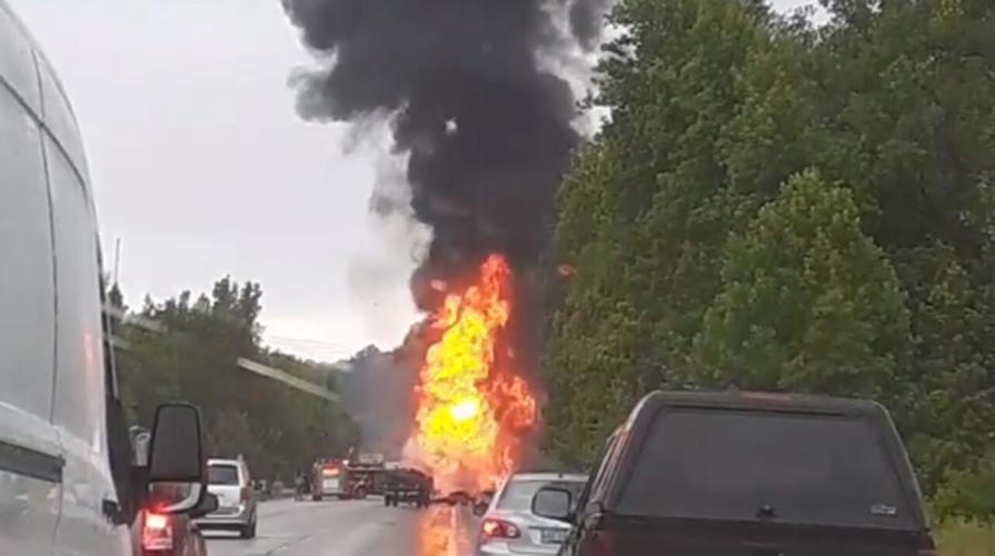 Truck fire on SB Dixie Highway in West Point, Kentucky (July 17, 2020)