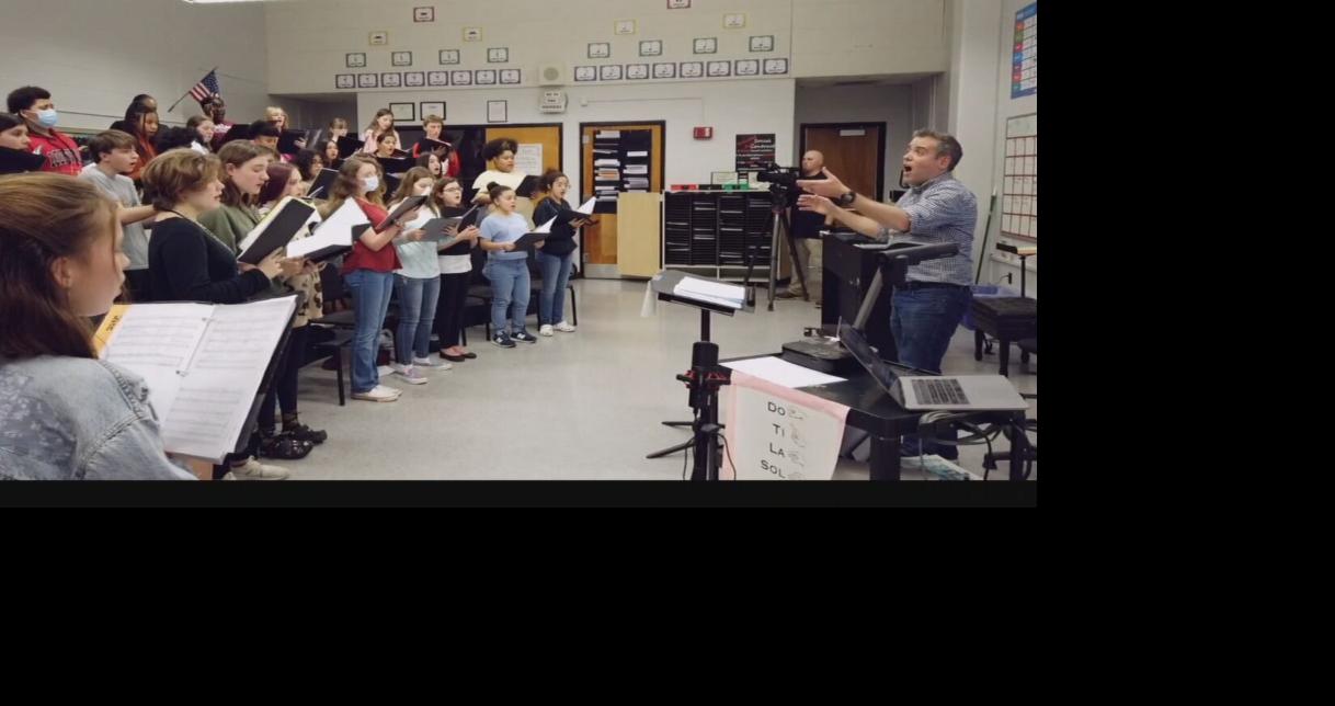 Noe Middle School choir practices