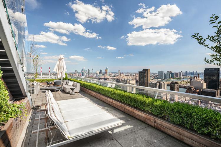JENNIFER LAWRENCE NYC PENTHOUSE - COURTESY COMPASS REALTY ON TOP TEN REAL ESTATE - 1-15-2020  (16).jpg