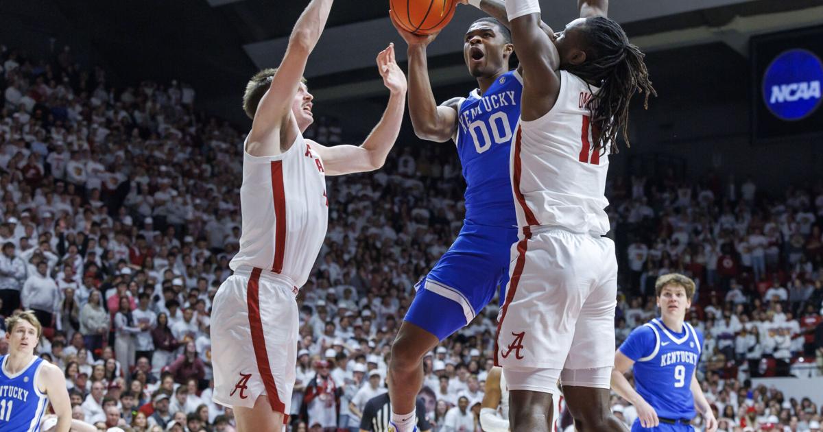 Kentucky men's basketball slides to .500 in SEC, losing at Alabama, 96-83