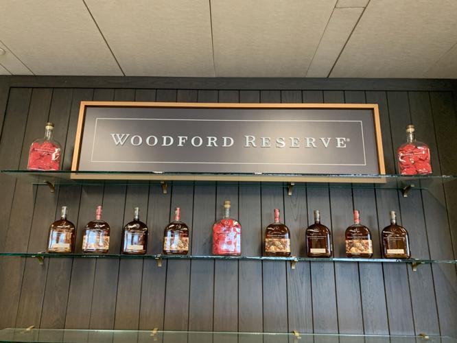 WOODFORD - 2022 DERBY BOTTLE  (7).JPG