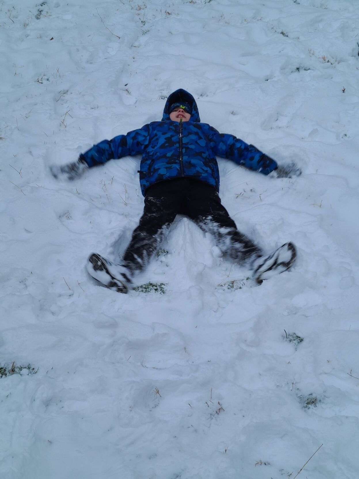 SNOW - KIDS PLAYING - JOSH TWELSEY 2 .jpg