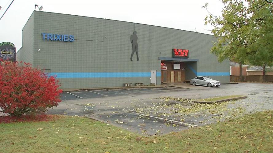 TRIXIES AUCTION 5pLLV.transfer_frame_1106Trixie's.jpg