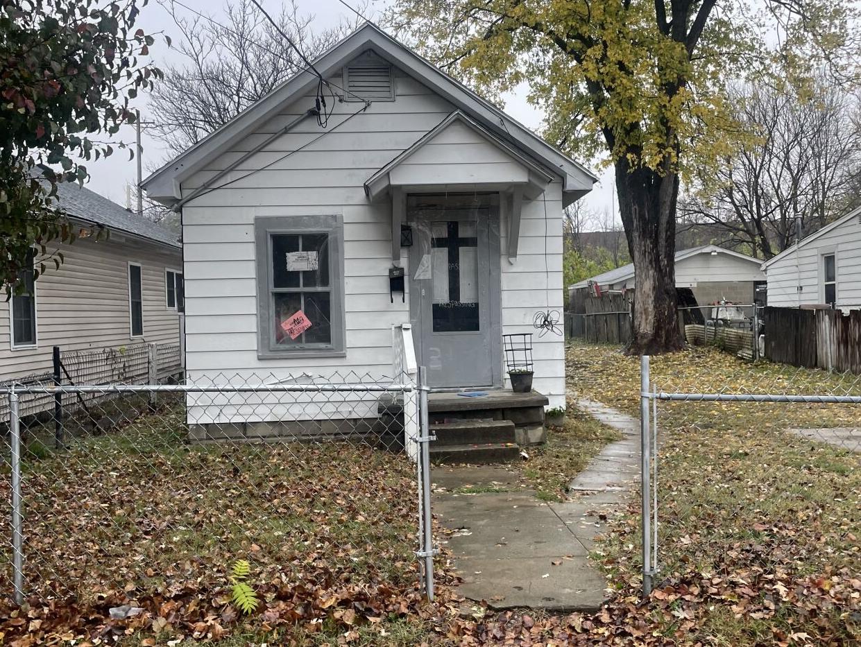 Vacant property on Southern Heights