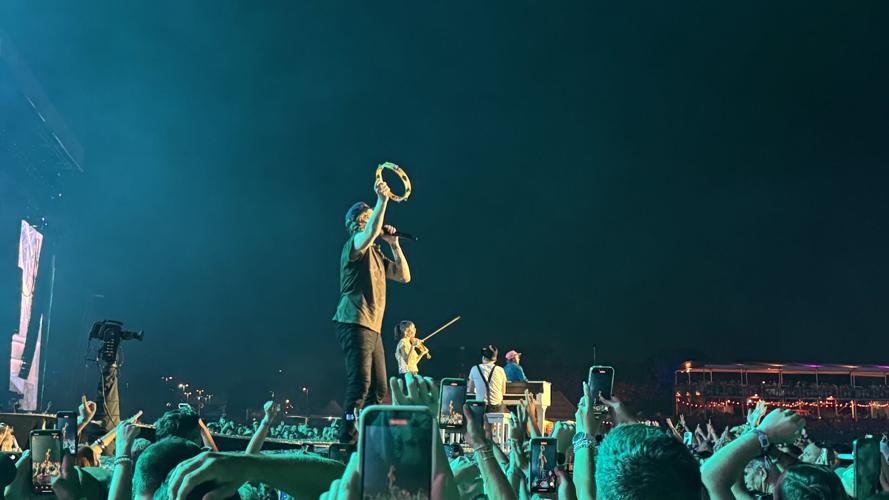 Bourbon and Beyond crowd cheers for The Lumineers