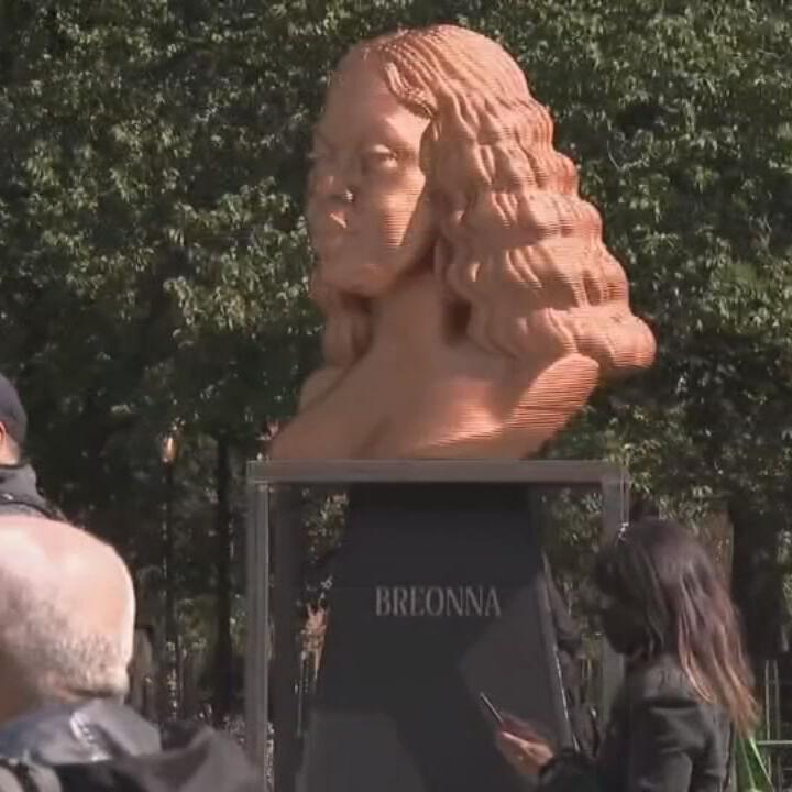Breonna Taylor statue now on display in New York City