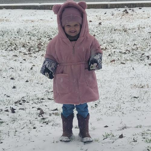 SNOW - KIDS PLAYING -Elianna MATTHEW MEYERS.jpg