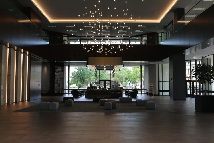 500W Building