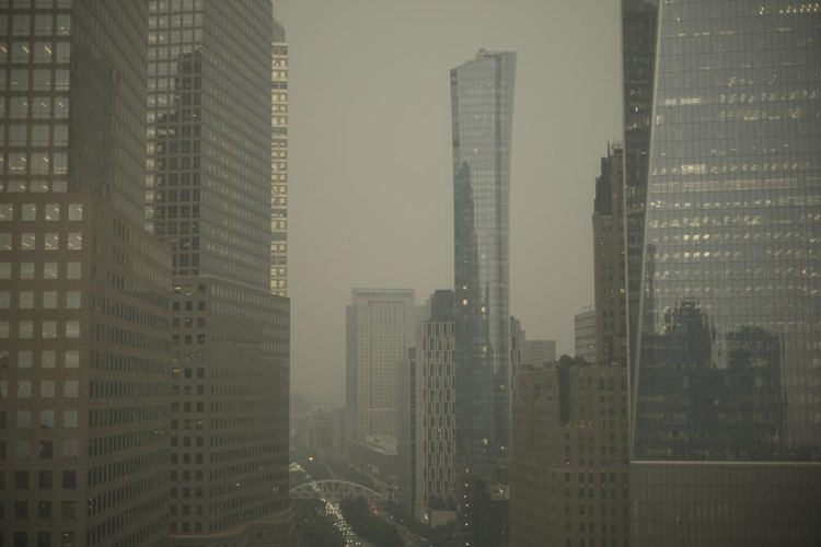 Buildings in Manhattan obscured by wildfire smoke