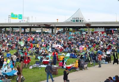 Crowd at air show during thunder.JPG