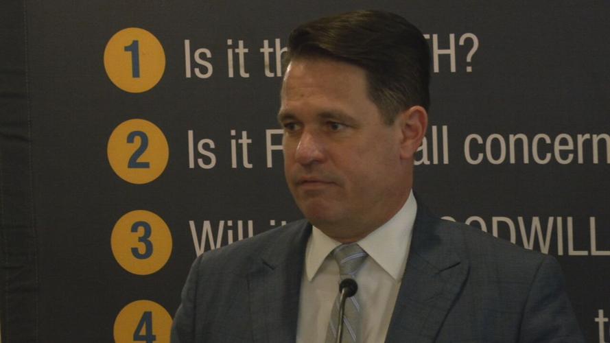 Pollio at rotary meeting (1).jpeg