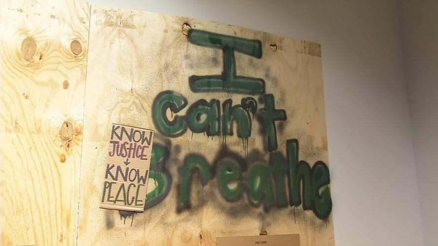 Ali Exhibit Plywood - I can't breathe