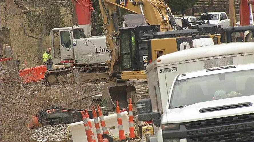 Crews replace Watterson Trail Bridge