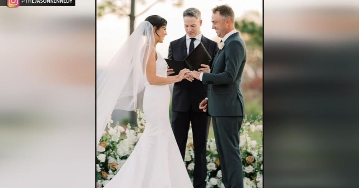 Pictures show wedding of Louisville native and golf standout Justin