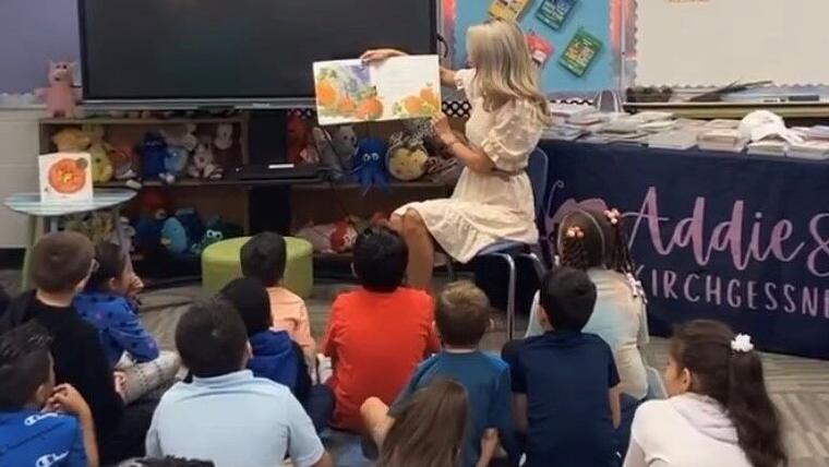 Fallon Glick reading to kids at Gutermuth Elementary - 9.14.23